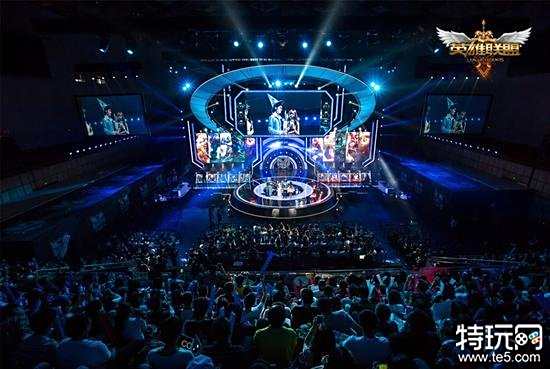 阿尔瓦雷斯 阿尔瓦雷斯