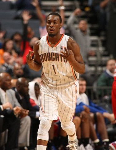 周五晚间以 周五晚间以